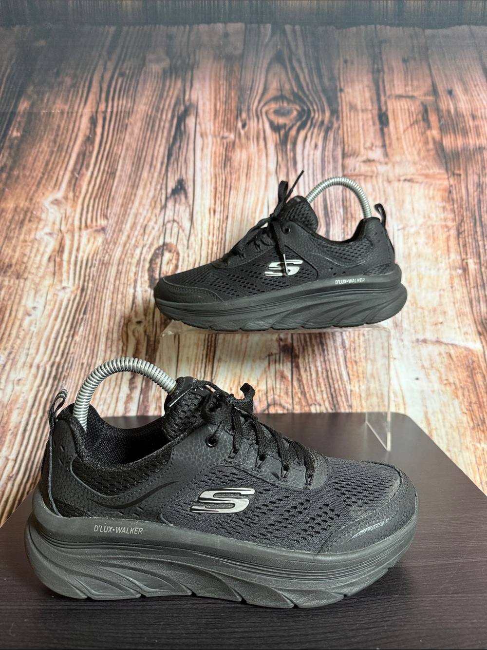 Skechers D’Lux Walker Sneakers Womens Sz 7